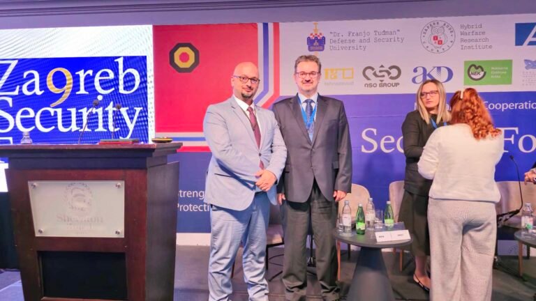 Pjesëmarrës pranë panelit “Zagreb Security Forum”.