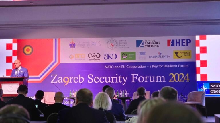 Sallë me panelin “Zagreb Security Forum 2024”.
